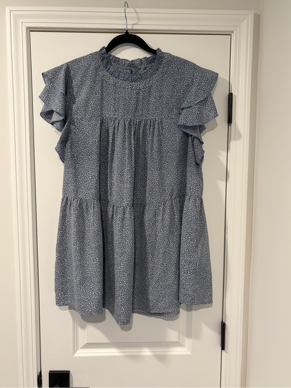 3/$20 JODIFL Blue Floral Ruffle Tiered Blouse